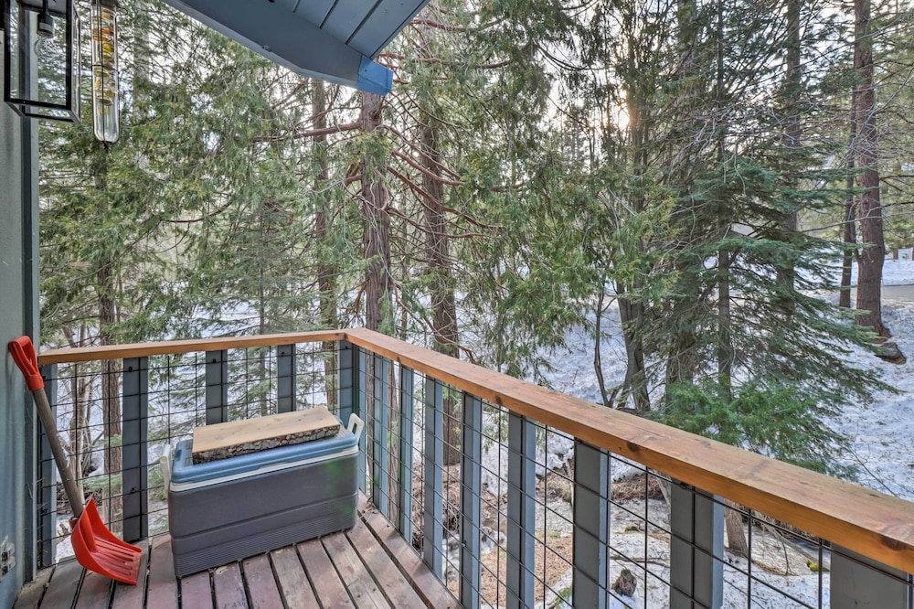 Lake Tahoe Vacations - Incline Village Cabin w/ Patio: 2 Mi to Beach! - Property Image 5