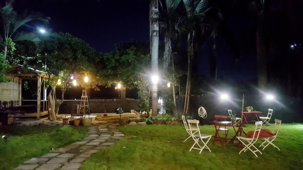 Houselet Hostel