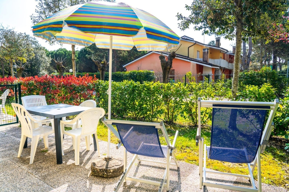 Townhouse With Garden and Pool in Bibione