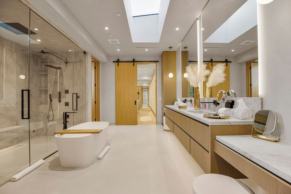 Hutton Modern
