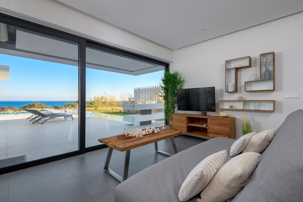 Albatross Beach Front Villas