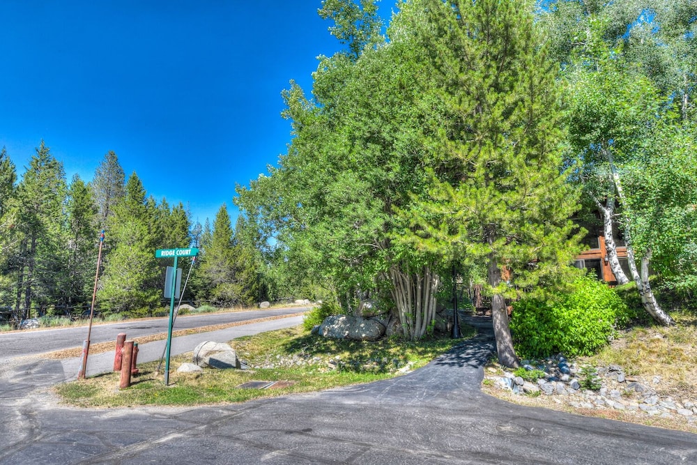 Lake Tahoe Vacations - Squaw Creek Barrel - Property Image 9