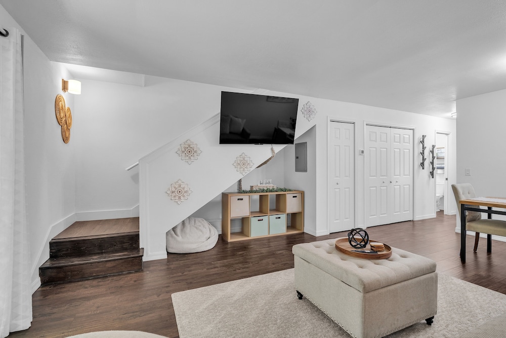 Be Our Guest - Cozy Townhome Near Downtown Ocala 2 Bedroom Townhouse