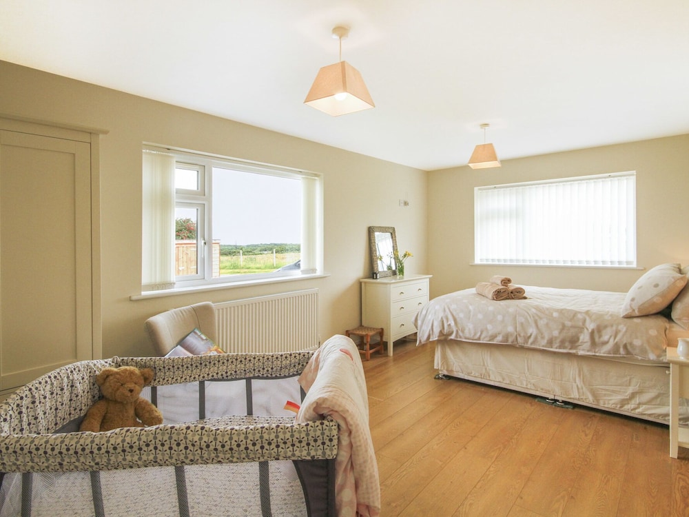Coed Bolyn Lodge view 4
