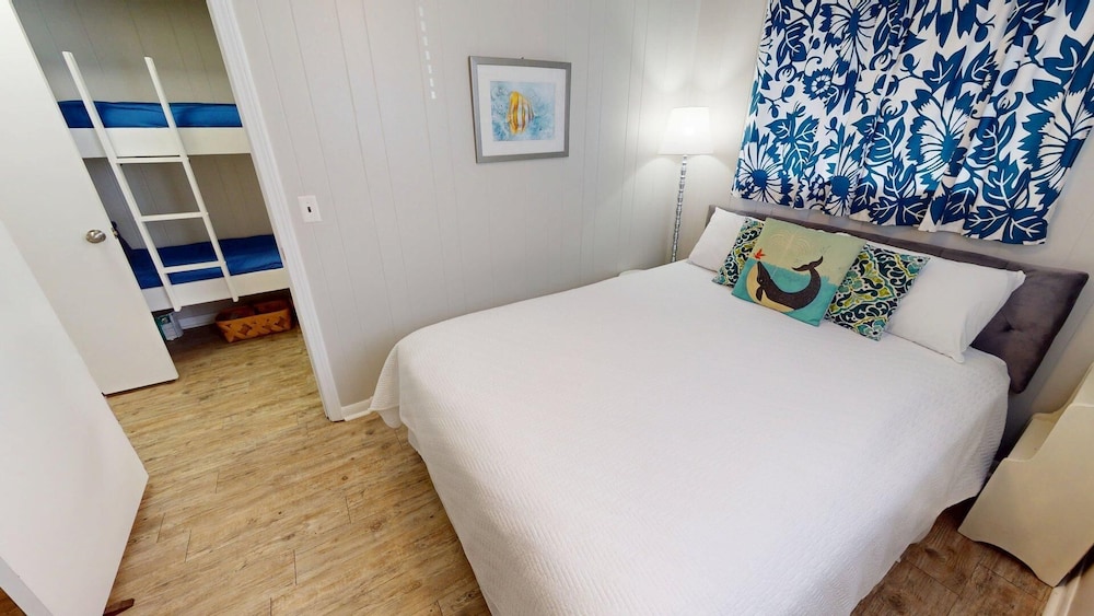Beach Racquet B by Tybee Vacation Rentals