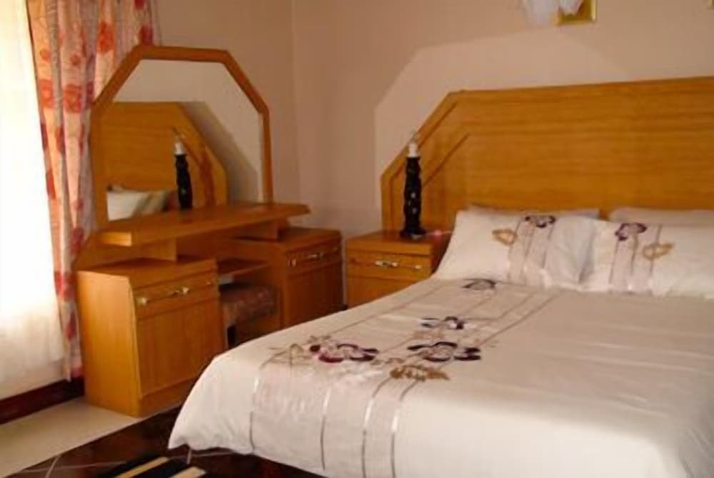 Palm Valley Lodge