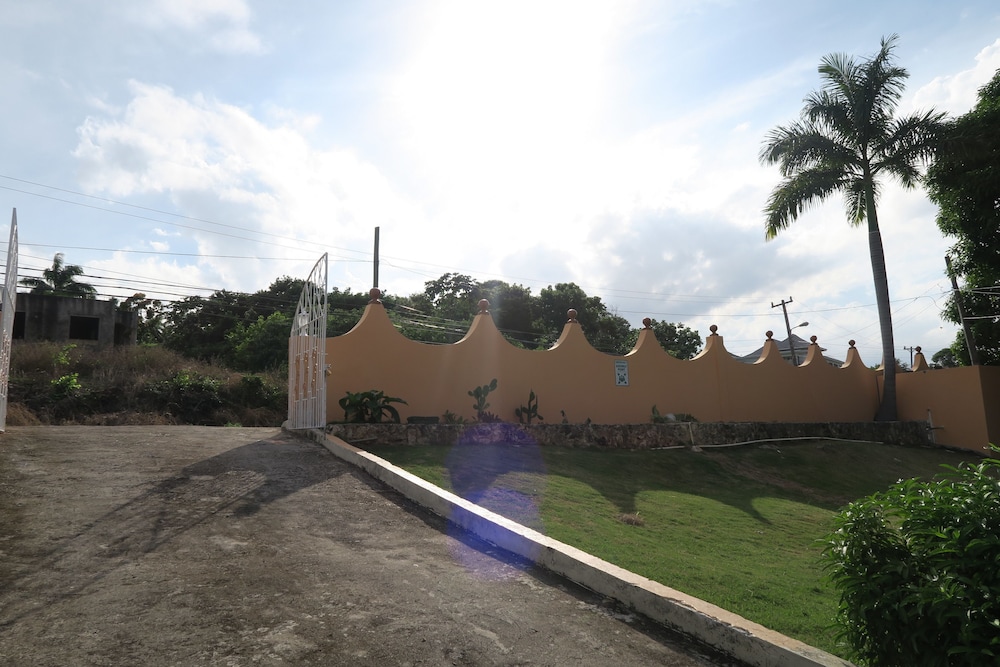 Enchanted Villas and Guest House