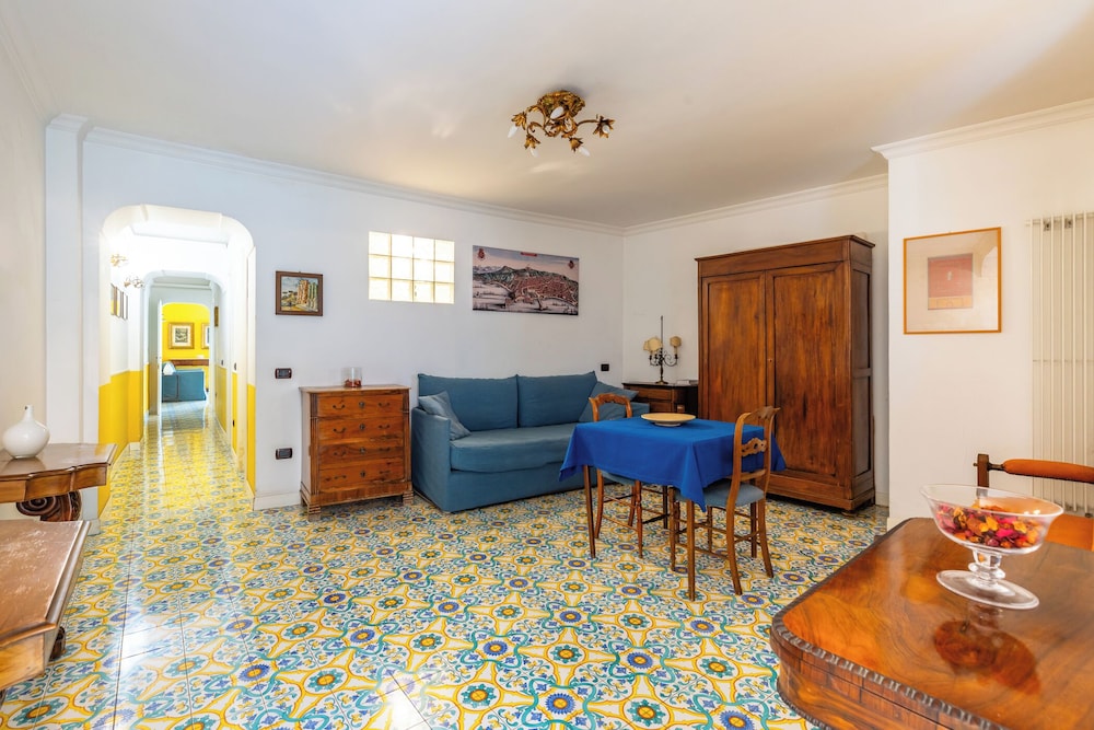 Santa Chiara Charming House With Terrace at Historical Center