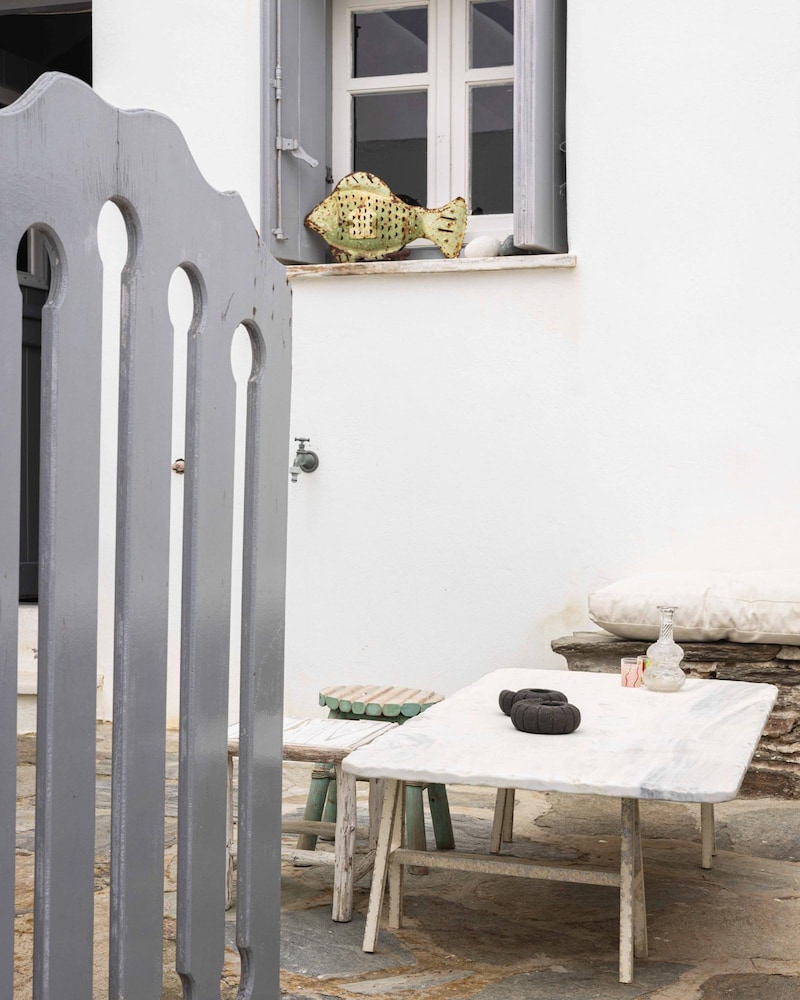 Tinos Experience the House