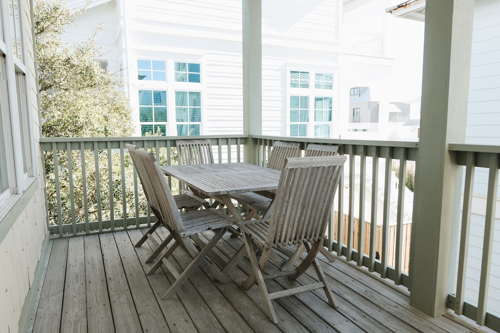 30A Seaclusion by Avantstay Walk to Beach Pool