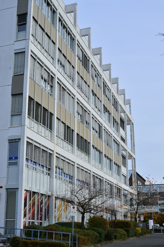 XENON HOSTELS UG