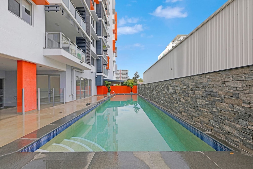 Zen Coastline Pool - Balcony Dining - Seaview