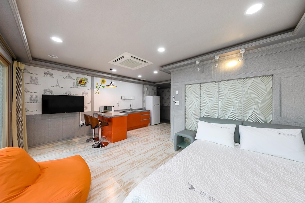 hotel room