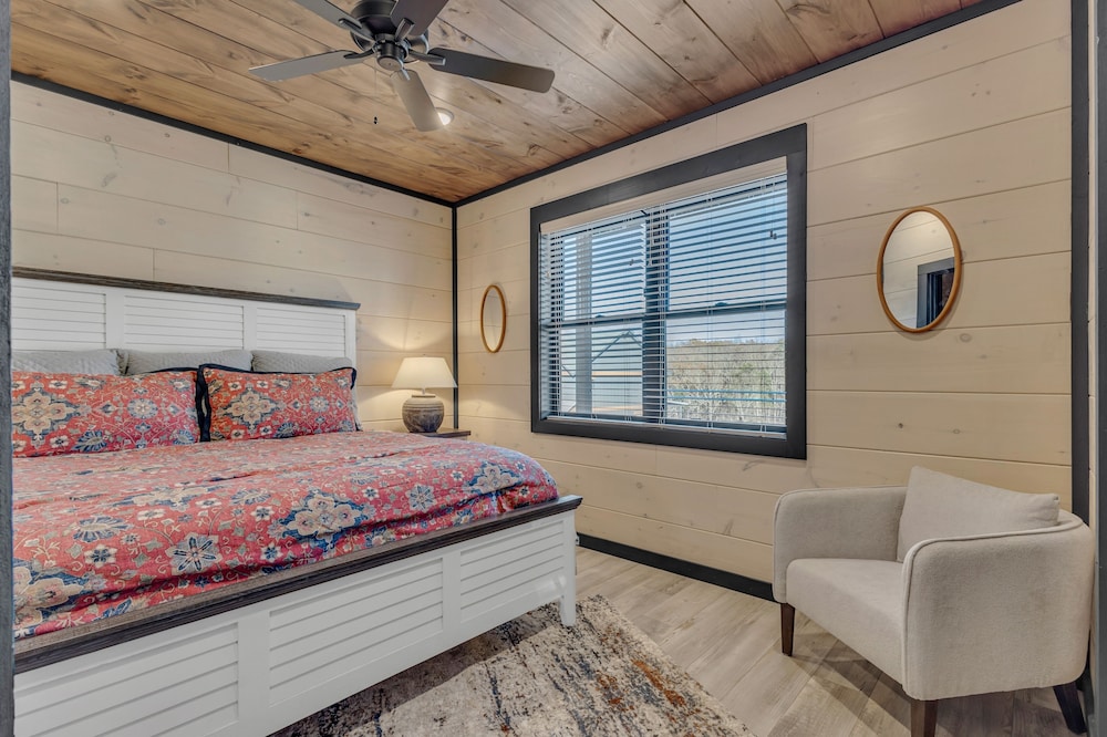 Cozy Cub Luxury Cabin Pigeon Forge
