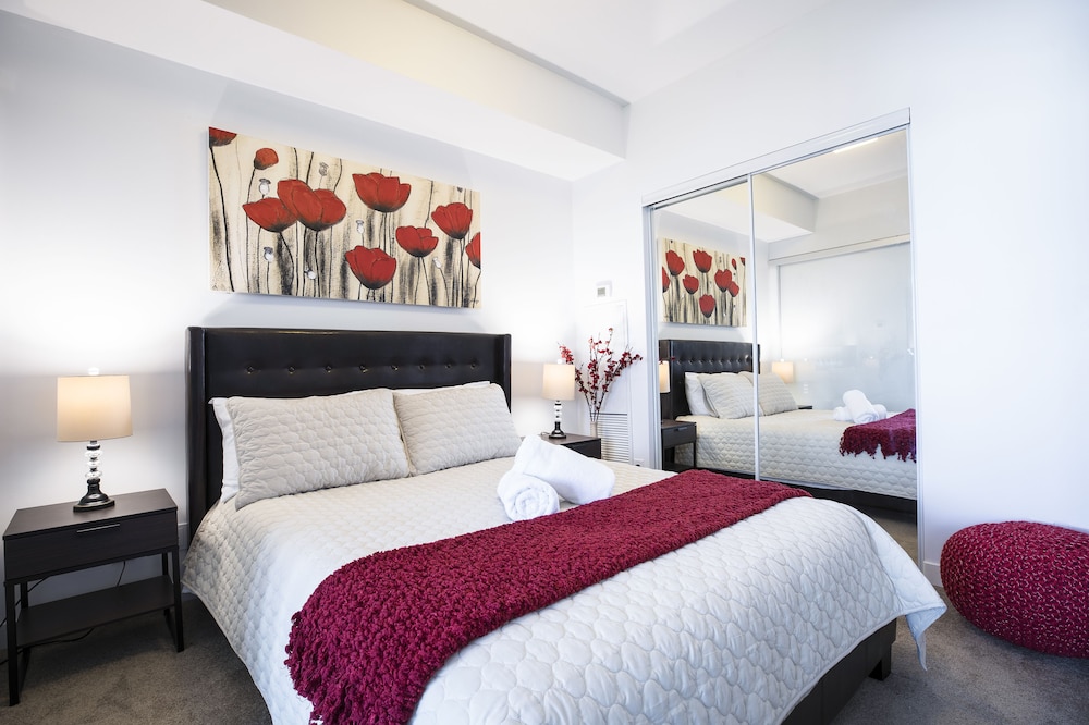 Royal Stays Condominiums - Downtown - Image 4