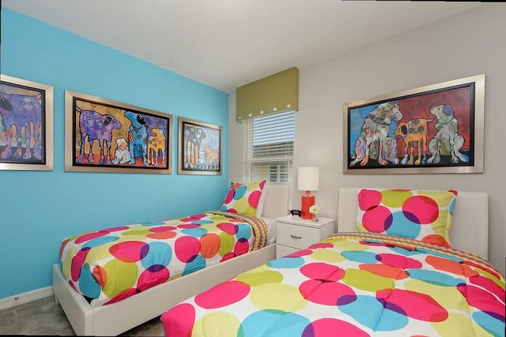 Modern 4BR w Patio Resort Pool Compass Bay