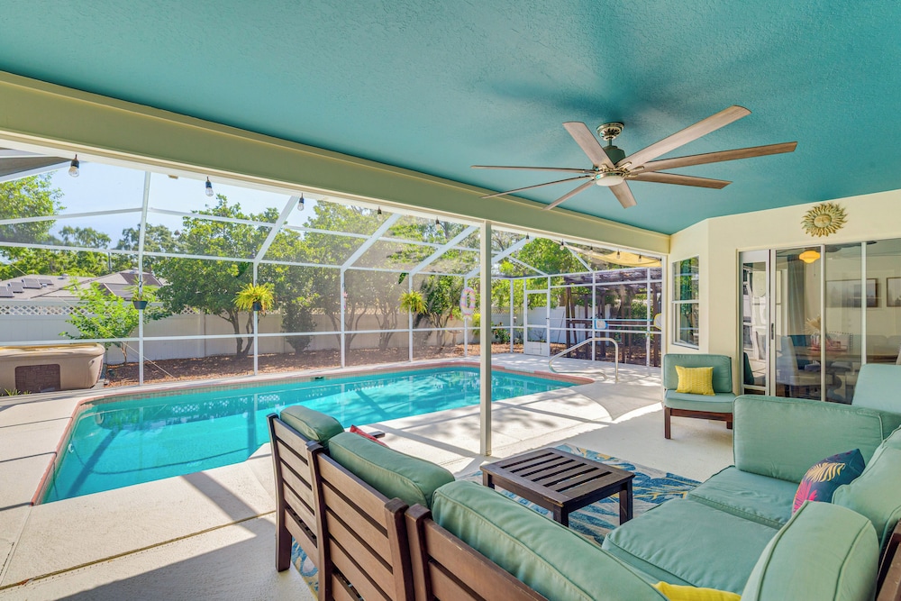 Private Pool & Lanai: Spring Hill Oasis