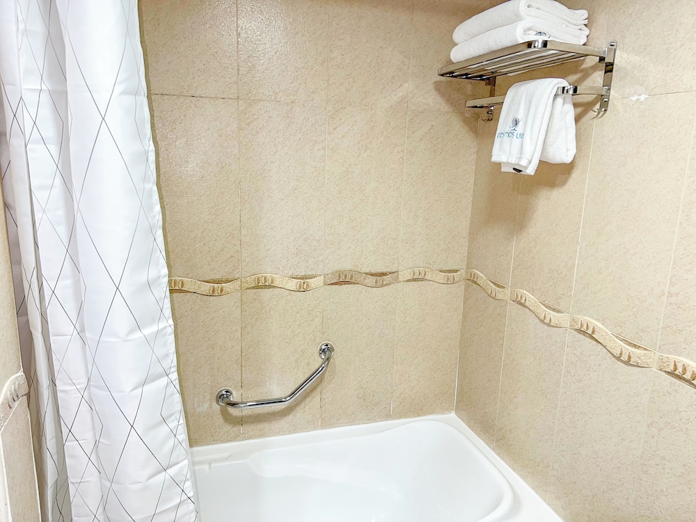 Cosmos Living 1 BR Suite Near Dubai Mari