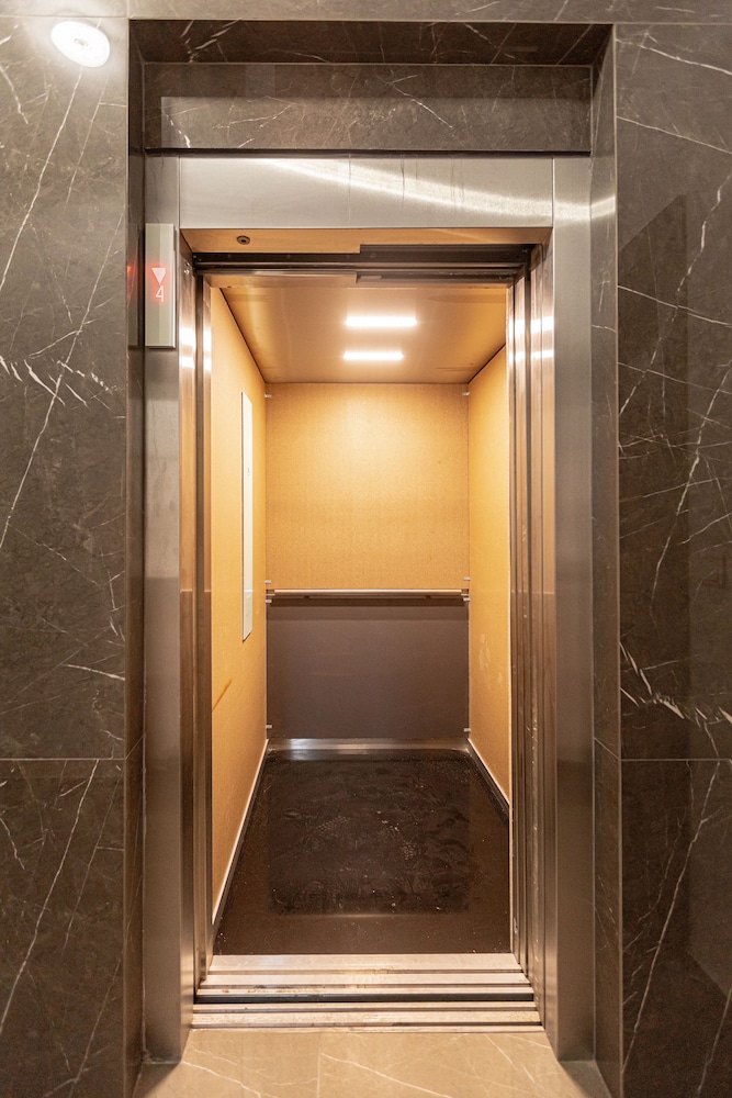 YAMAS Urban Living Platinum 77 Penthouses