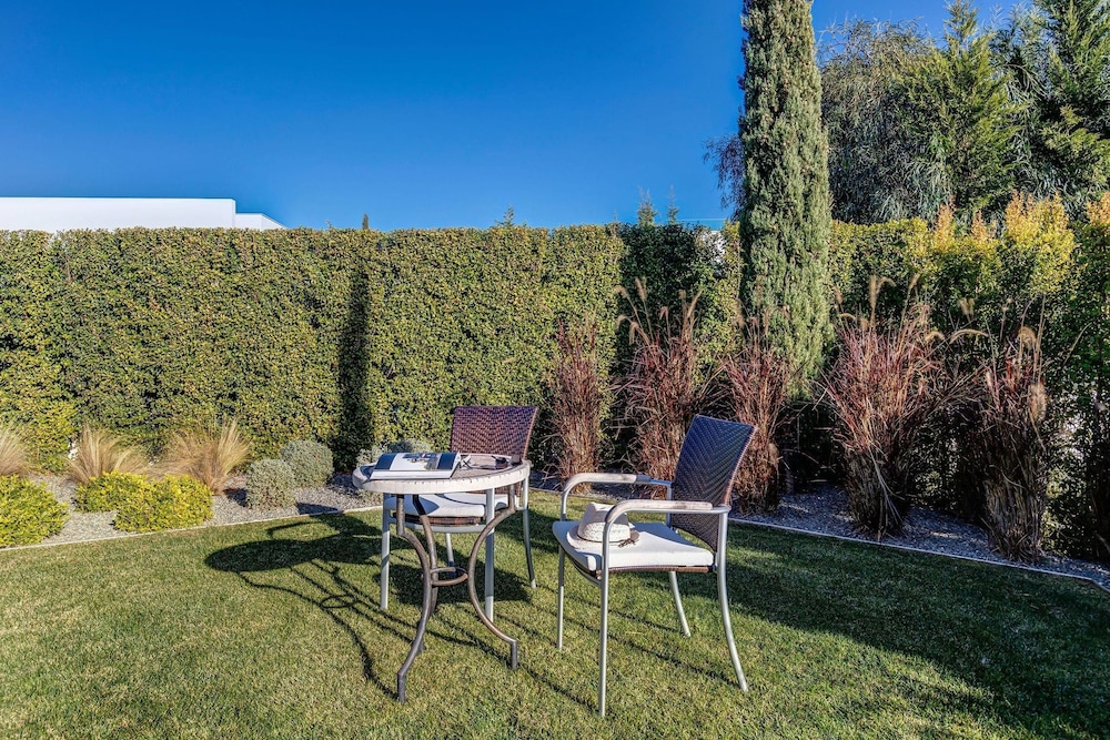 Casa Blanca Magnificent 4 Bedroom Villa With MOD