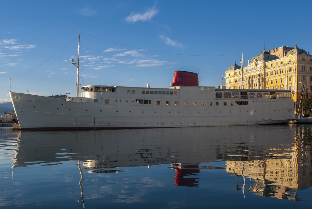 Botel Marina - Hostel