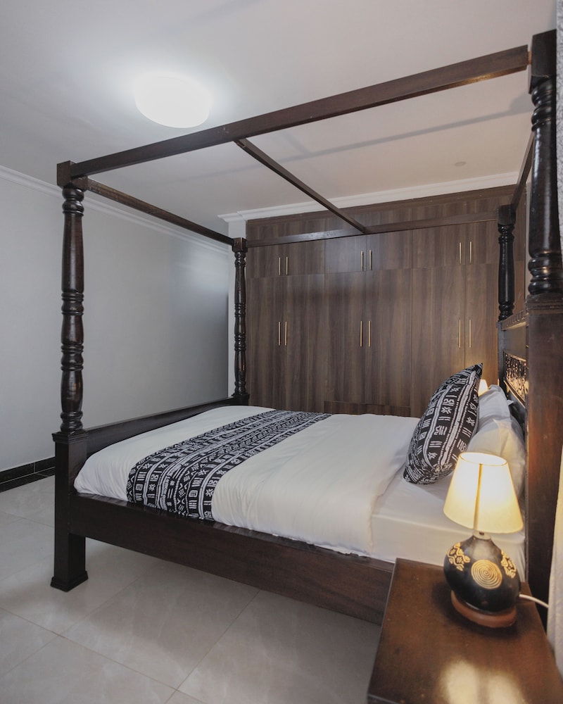 Skyhut Boutique House