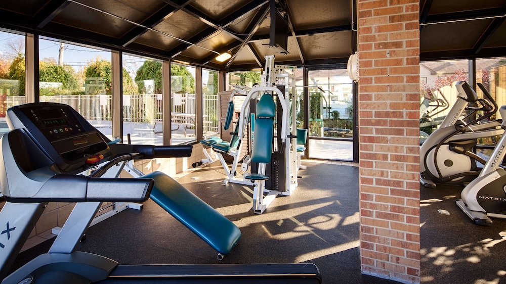 St. Charles Vacations - Best Western Inn of St. Charles - Property Image 4