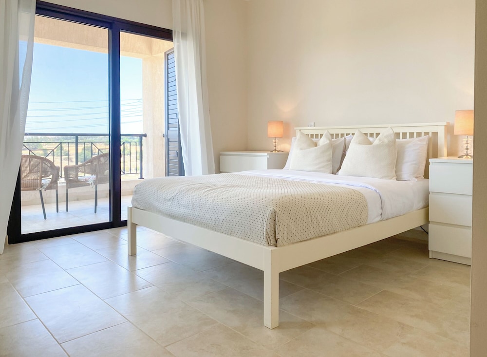 Phaedrus Living Luxury Villa Erimi