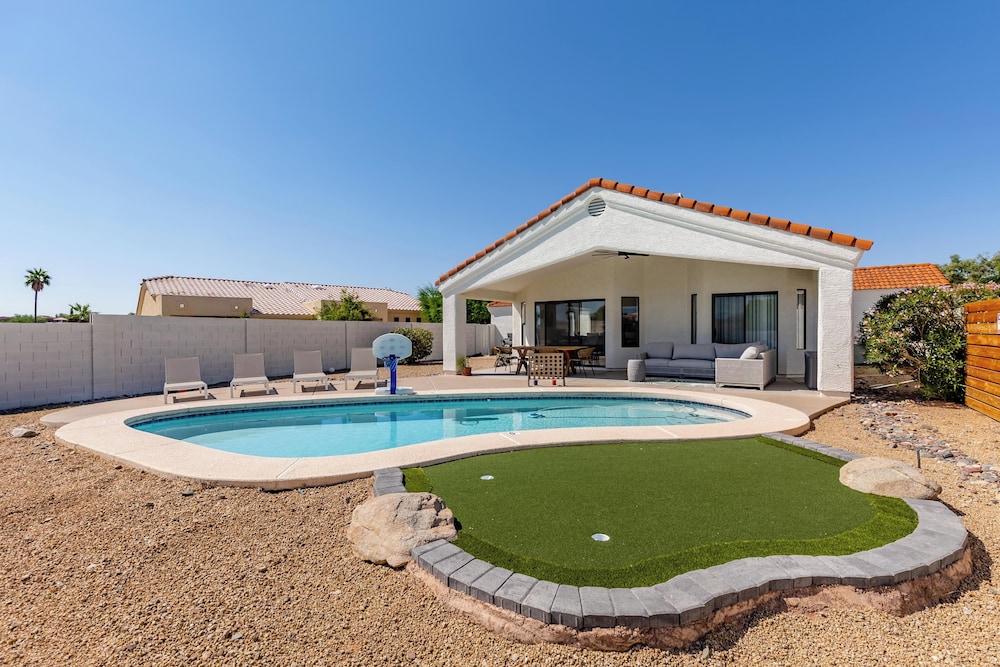 Western Hills-private Pool-putting Green-games & More!