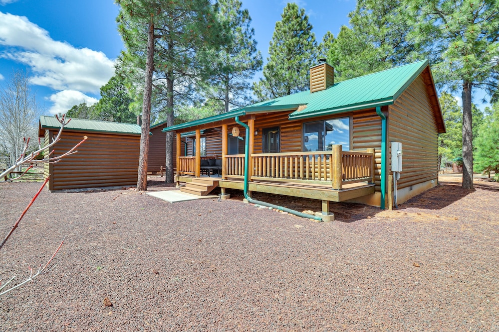 Near Lakes & Trails: Pet-friendly Cabin in Arizona view 2