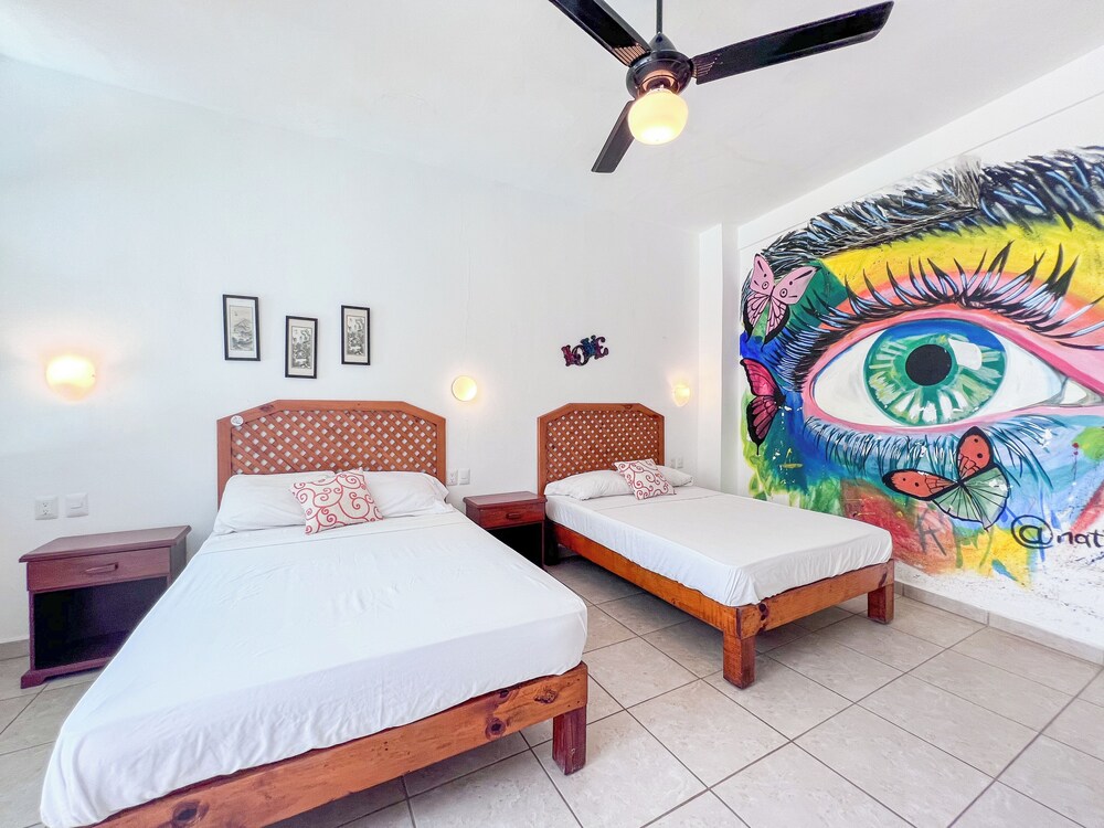 ITH Sayulita Amazing Surf Hostel