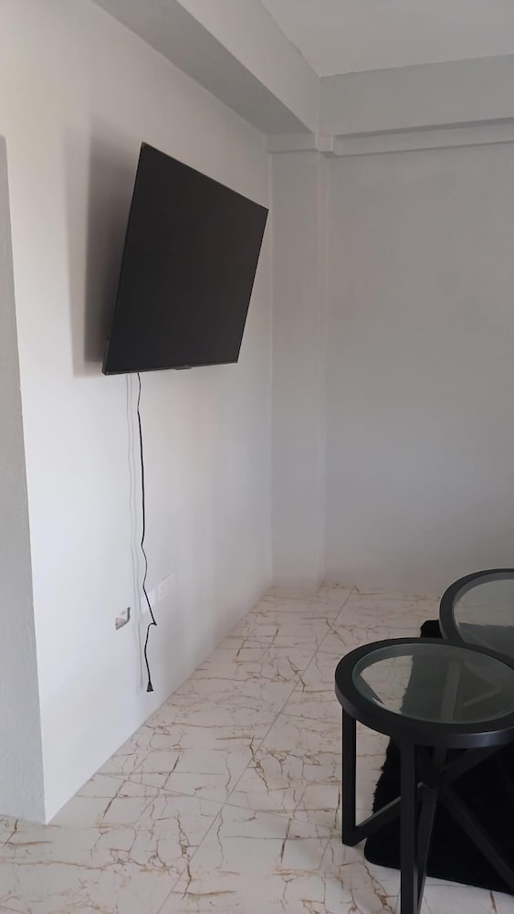 K & X Airbnb Apartments