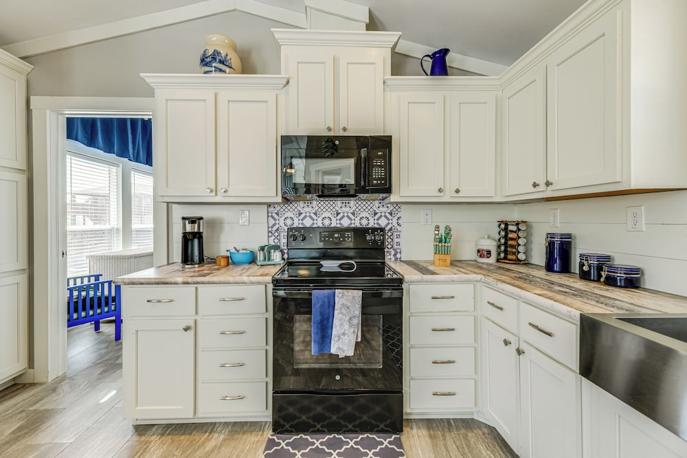 Walk to Fulton Fishing Pier: Family Home w/ Patio!