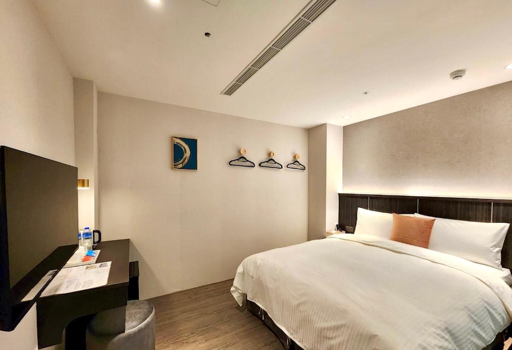 Fun Stay Inn Ximen