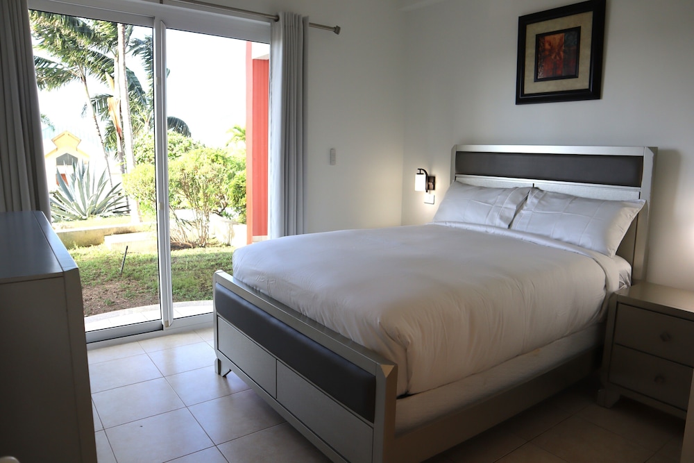 Captivating 2-bed Apartment in Maho