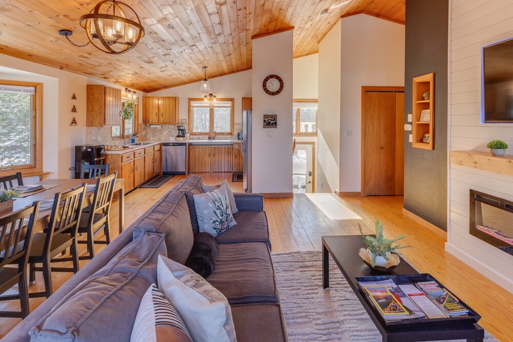Scenic White Mountains Retreat 4 Bedroom Home