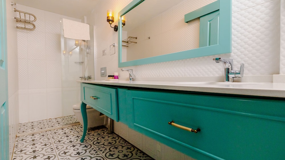 Avlu Alacati Butik Otel - Image 39