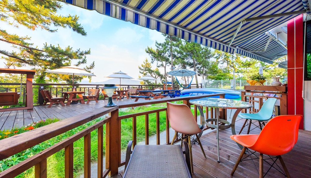Tongyeong Honey Spa Pension
