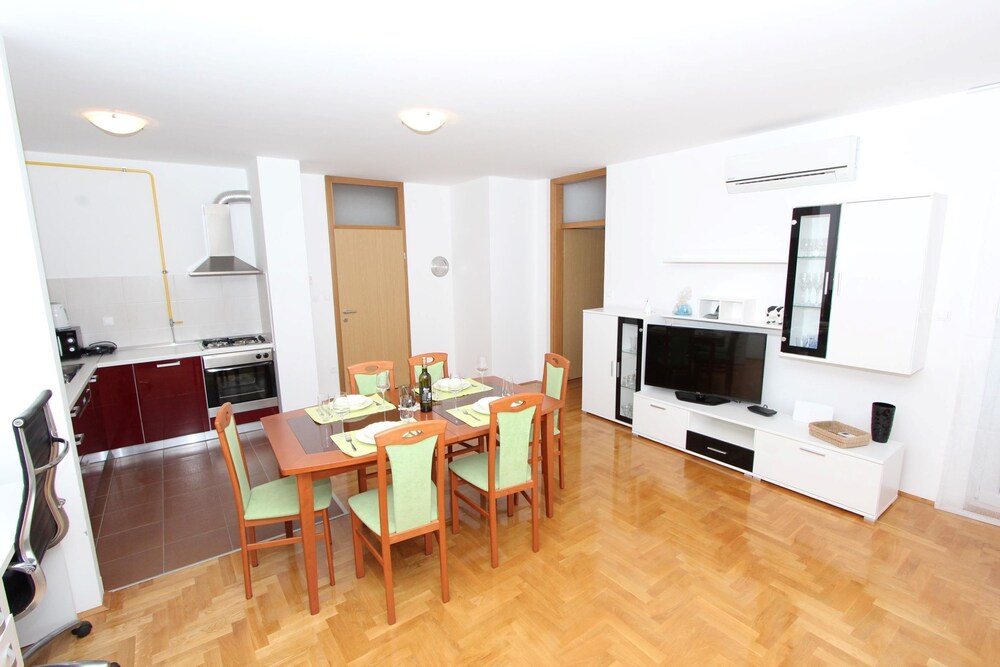 Apartment Mladen