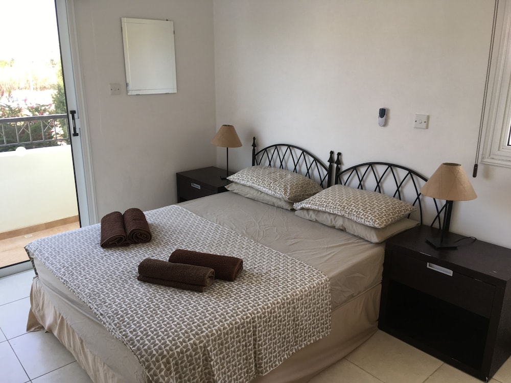 Luxury Villa - Private Pool and Wifi Perfect Location for a Holiday! view 3