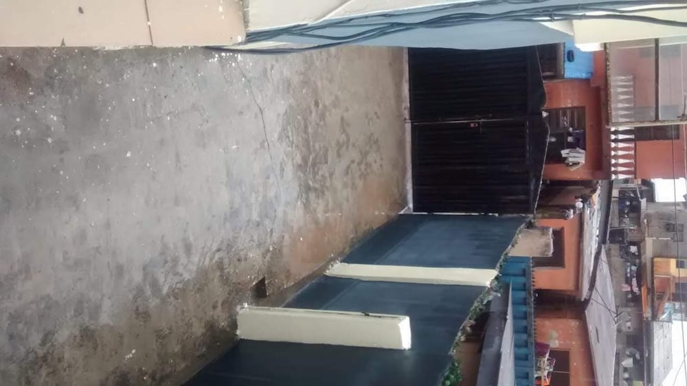 Impeccable 3-bed Apartment Located in Lagos view 3
