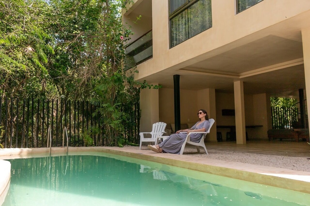 Santuario Apartments
