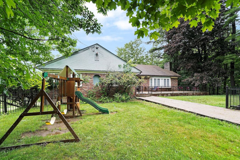 Large 7BR Villa Sleeps 16 Indoor Pool Hot Tub