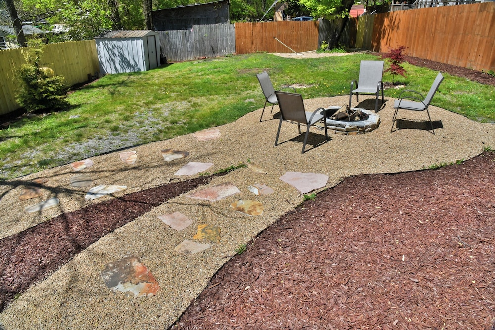 Les Petit Maison