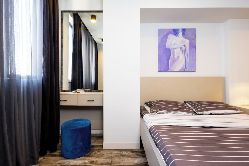 Apartment by Luxe Group SN400