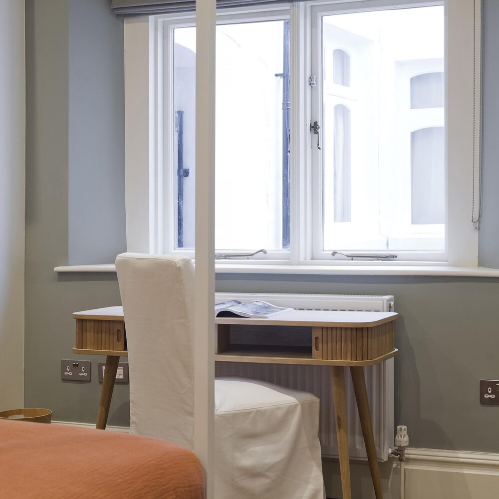 Attractive 1-bed Flat in Prestige Knightsbridge