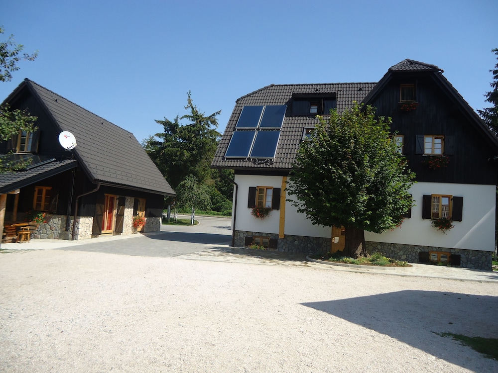 Rustic Inn River 2