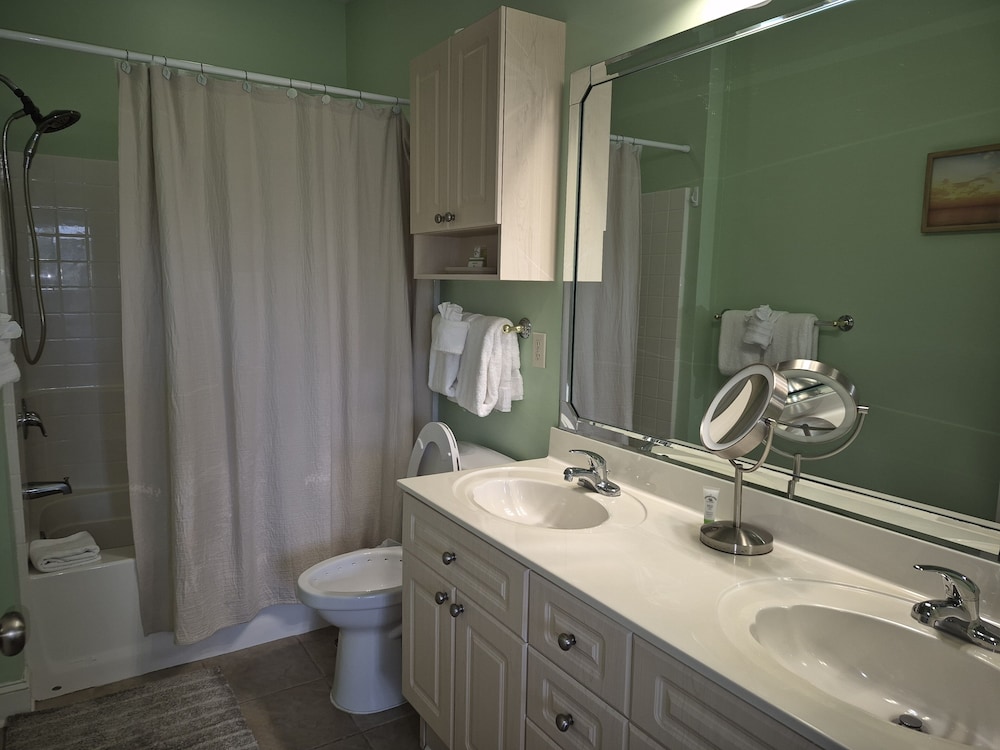 Magnolia Pointe Luster Leaf 4890-303 2 Bedroom Condo