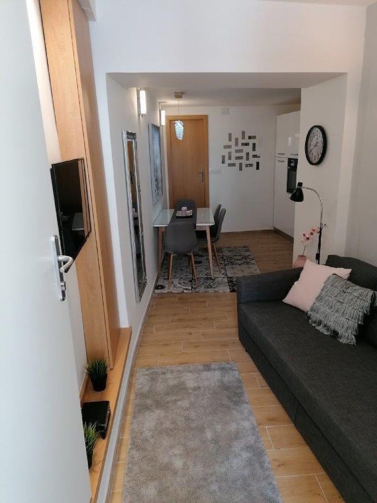 Apartment AD - Pirovac