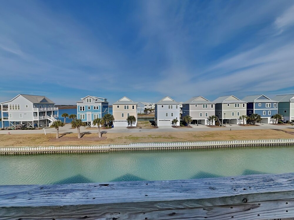 Queens Grant by Topsail Realty